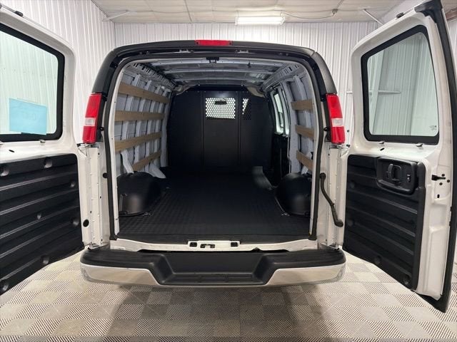 2024 Chevrolet Express Cargo 2500 WT