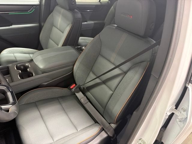2026 GMC Acadia AT4 - Photo 13