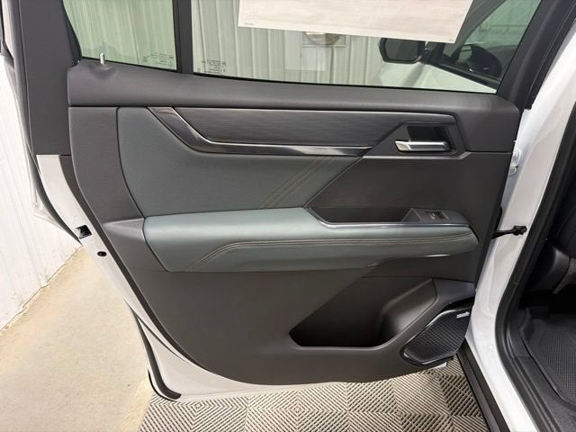 2026 GMC Acadia AT4 - Photo 18