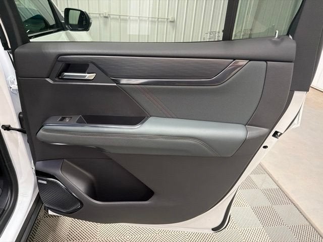 2026 GMC Acadia AT4 - Photo 25