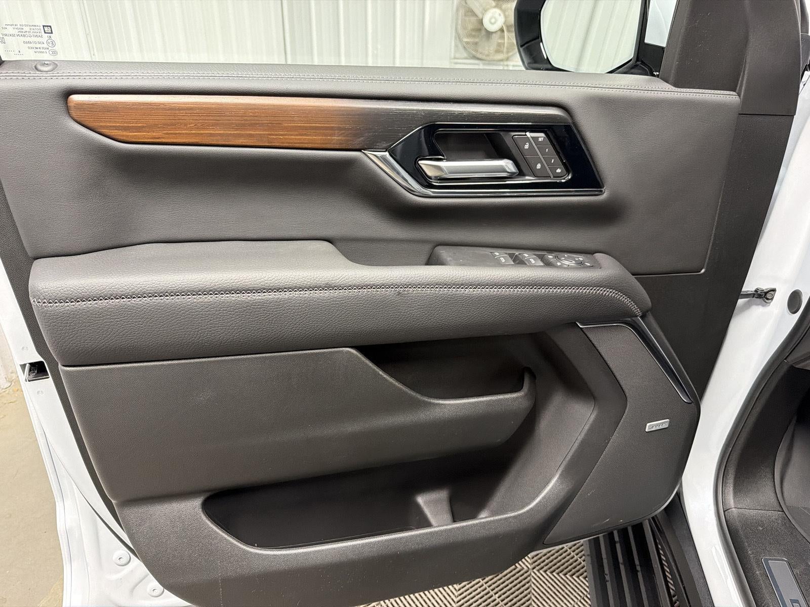 2027 GMC Yukon Denali - Photo 10
