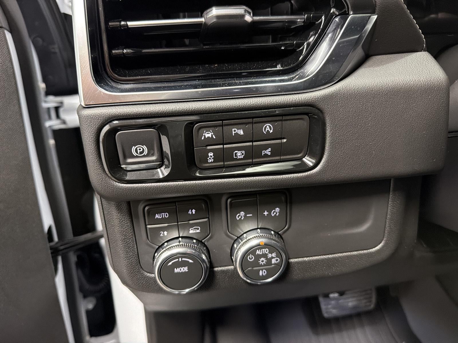2027 GMC Yukon Denali - Photo 11