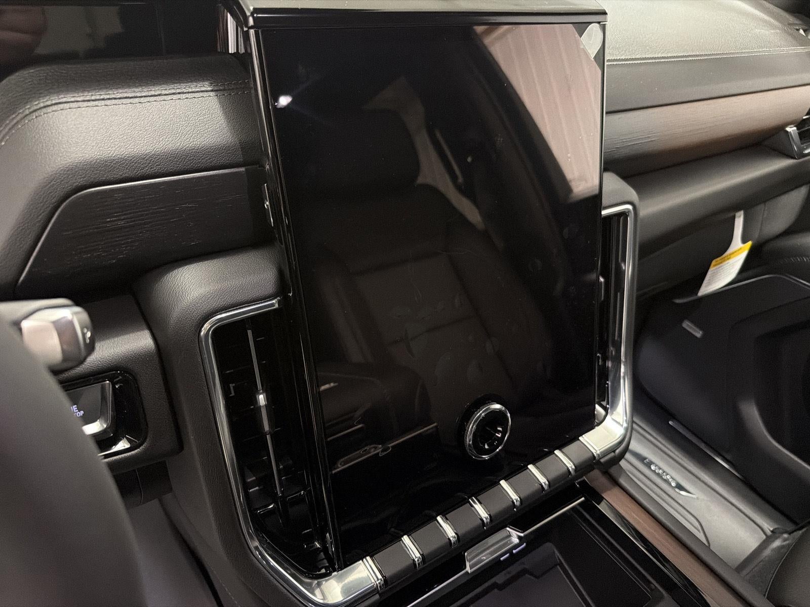 2027 GMC Yukon Denali - Photo 15