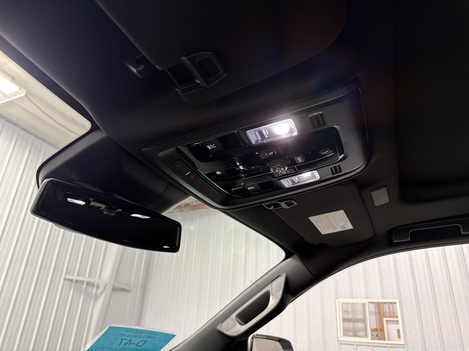 2027 GMC Yukon Denali - Photo 16
