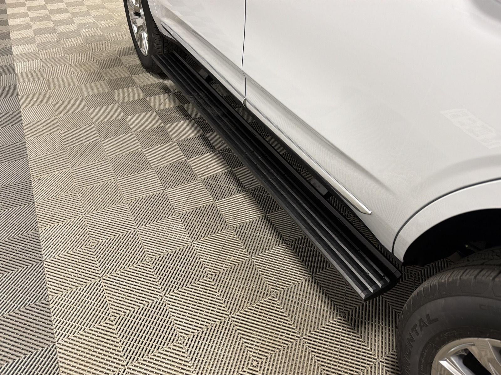 2027 GMC Yukon Denali - Photo 18
