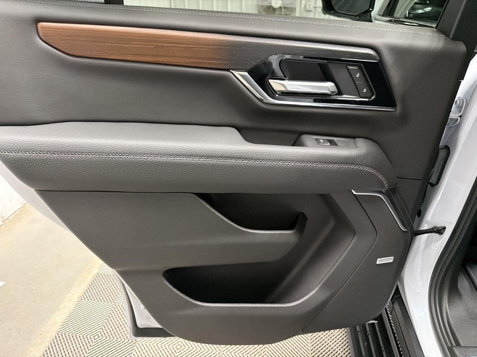 2027 GMC Yukon Denali - Photo 19