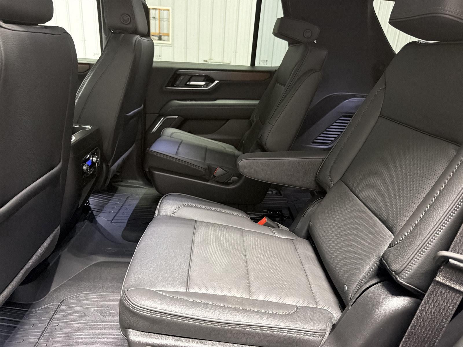 2027 GMC Yukon Denali - Photo 20