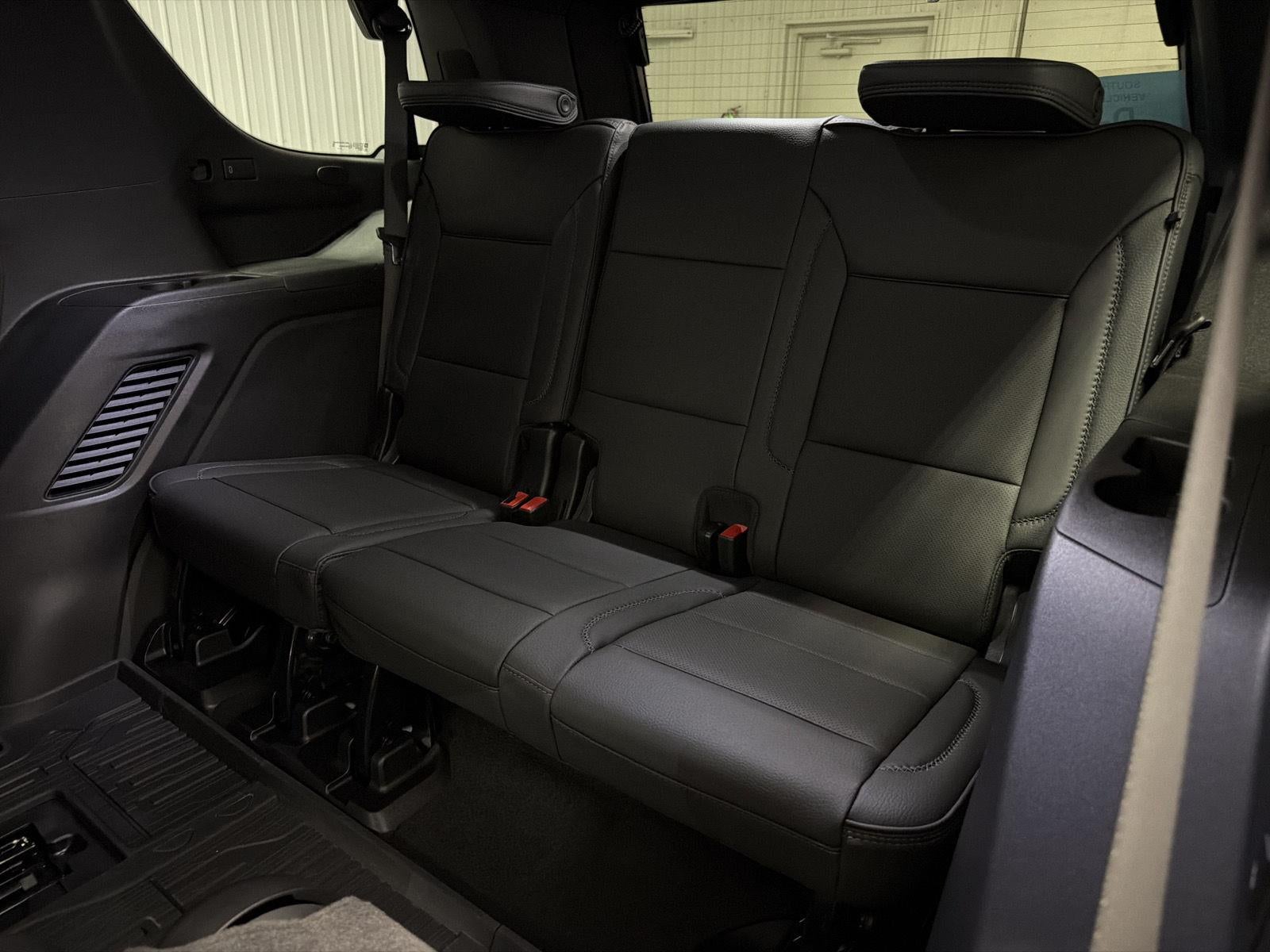 2027 GMC Yukon Denali - Photo 21