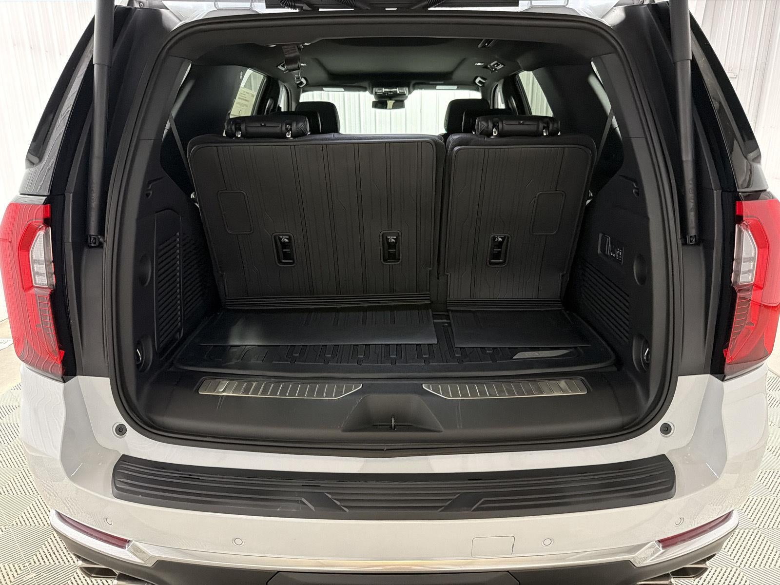 2027 GMC Yukon Denali - Photo 22