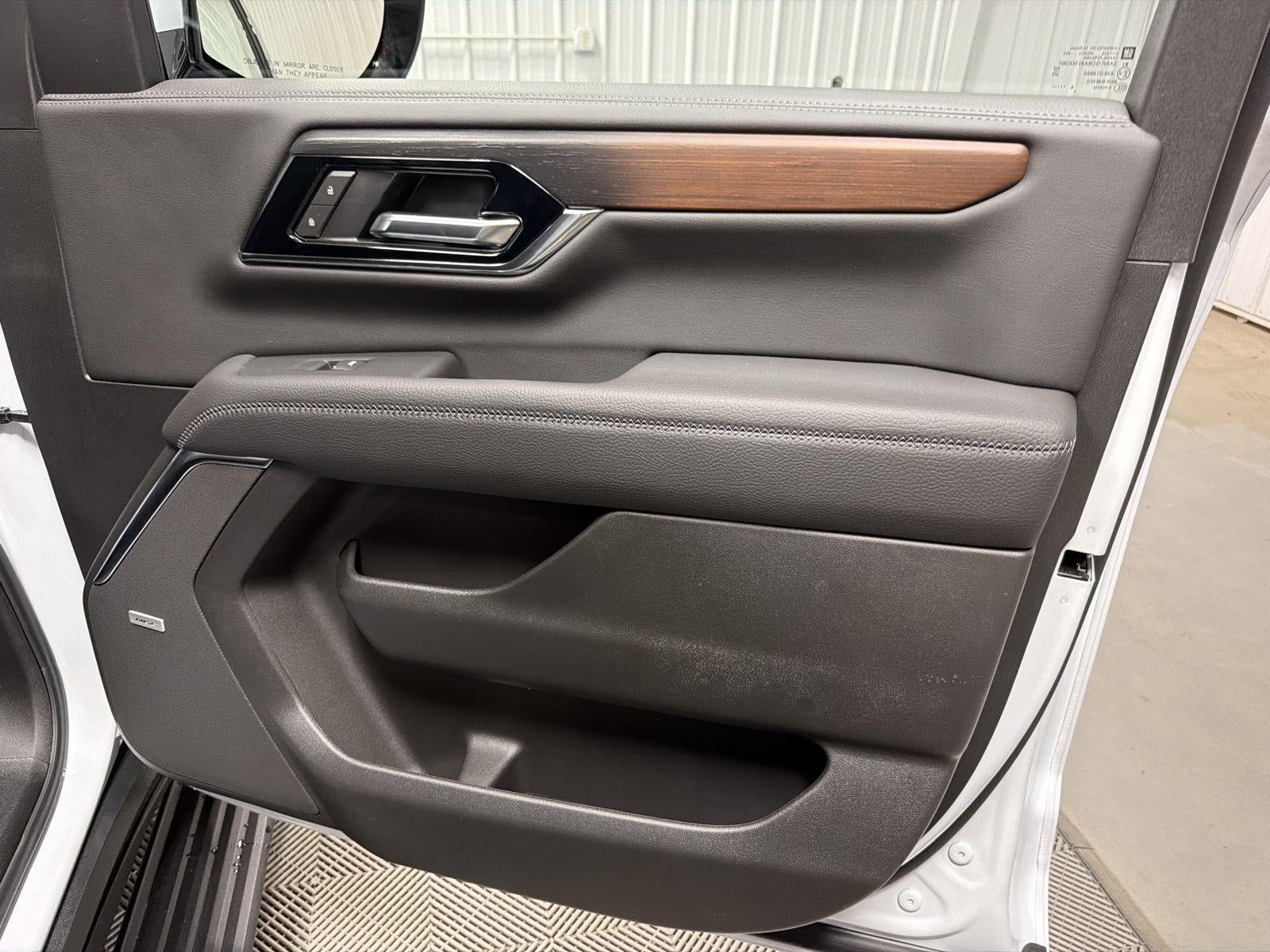 2027 GMC Yukon Denali - Photo 29