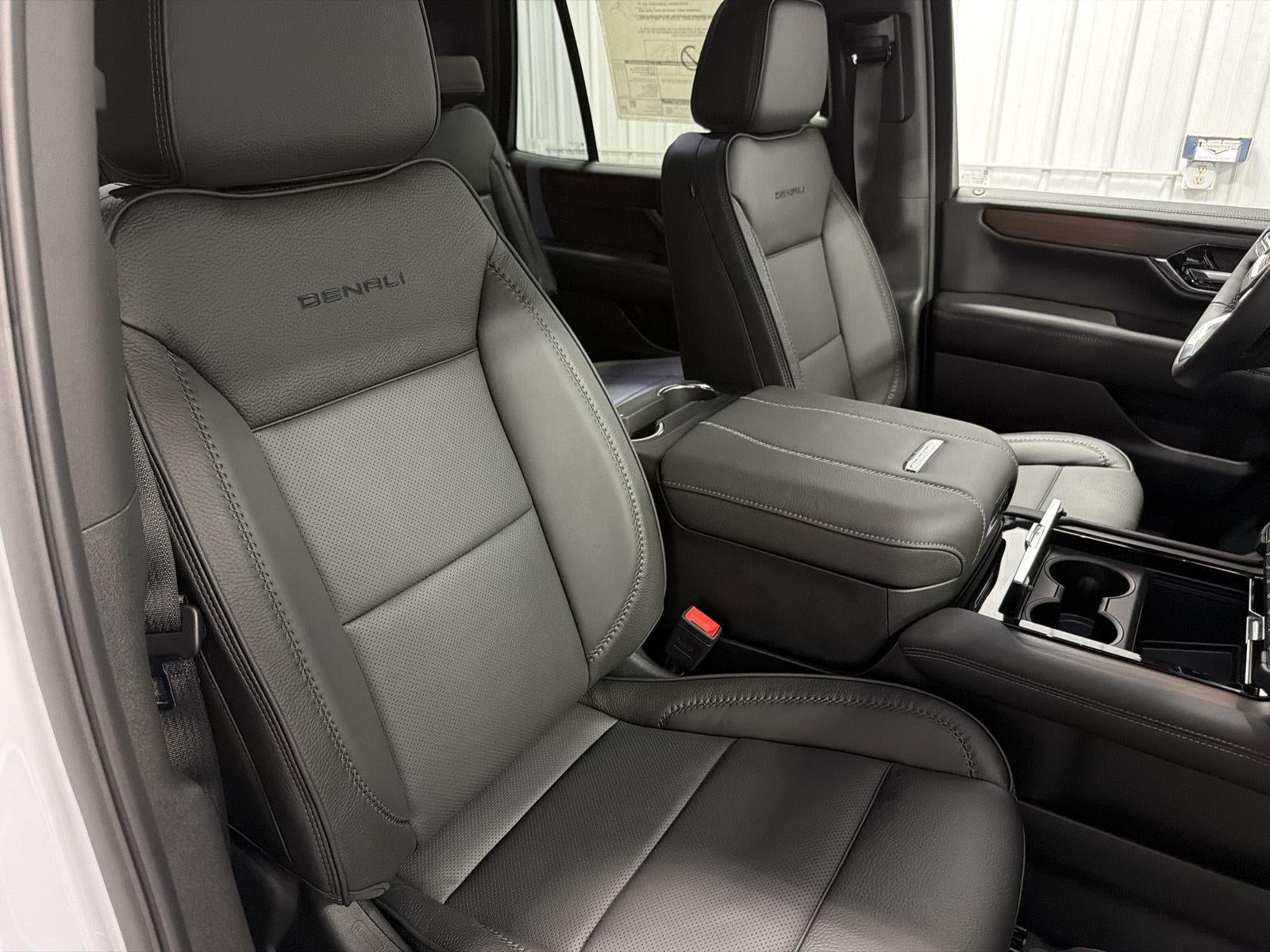 2027 GMC Yukon Denali - Photo 32