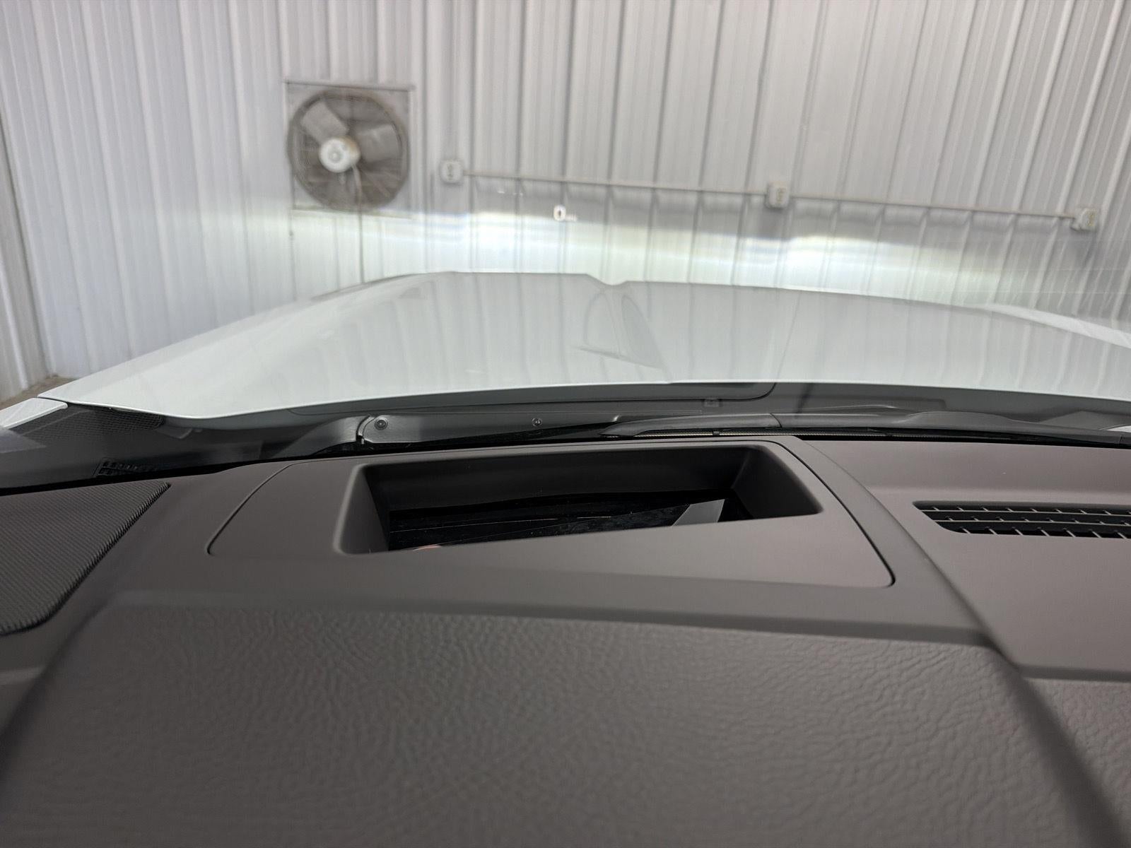 2027 GMC Yukon Denali - Photo 37