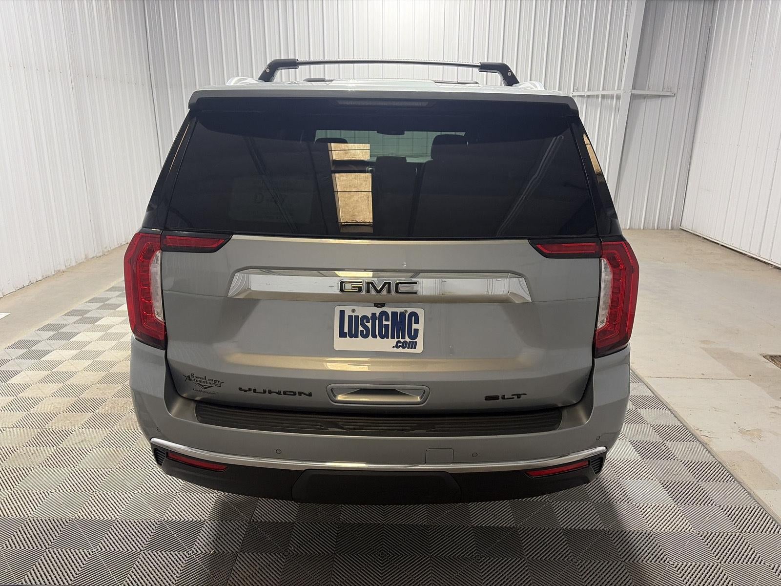 2023 GMC Yukon XL SLT